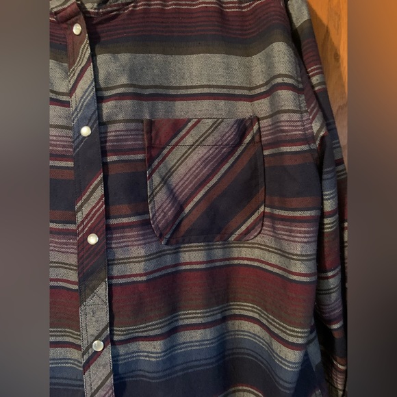 Roxy snap up Mexican blanket pattern flannel - Picture 5 of 7